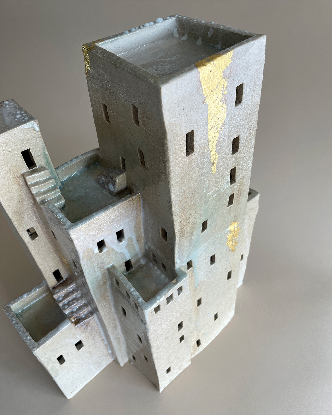 Building 'Big City Life' | nr. 1